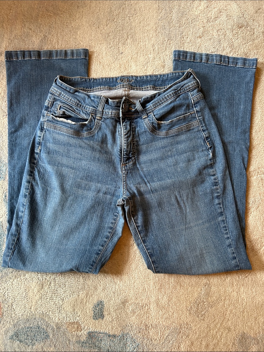 Riders by Lee women’s boot cut Jeans in Medium Blue Wash Size 10